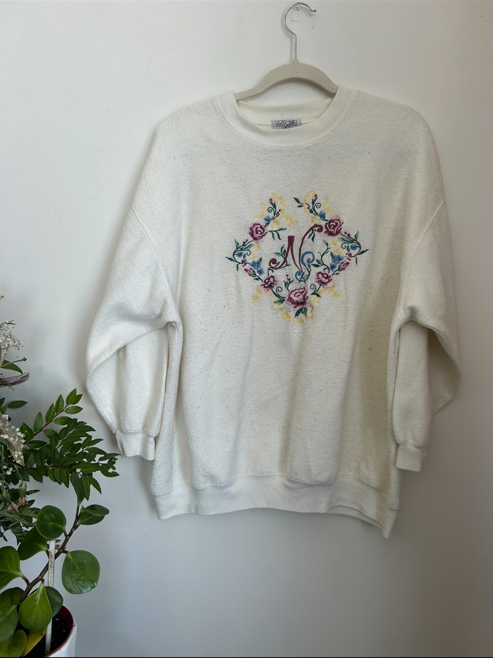 Vintage Northern Spirit Embroidered Floral Crewneck Sweater